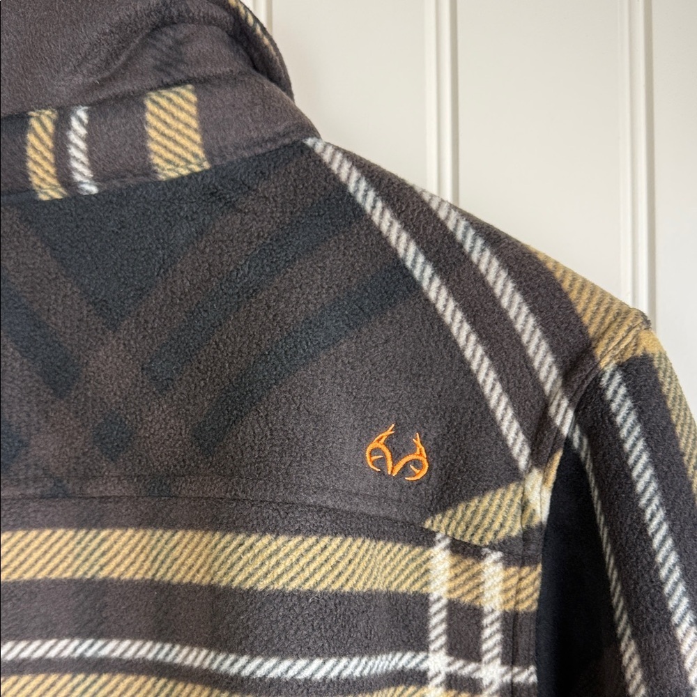 Realtree Men’s Sherpa Lined Flannel Shacket Jacket Brown Beige Plaid NWT M - Picture 3 of 15